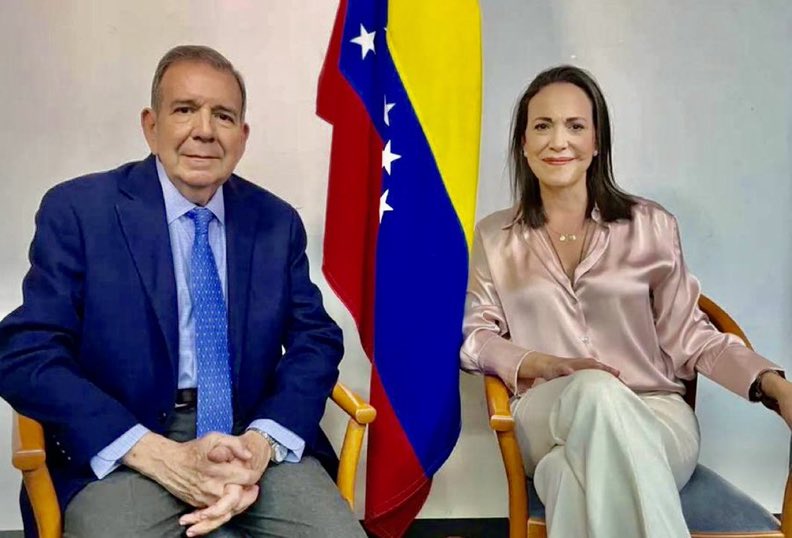 EmaFigueroaC's tweet photo. Edmundo y María Corina, ambos van unidos hasta lograr la LIBERTAD. Yo les apoyo ¿y tú? https://t.co/EoorbdspMG