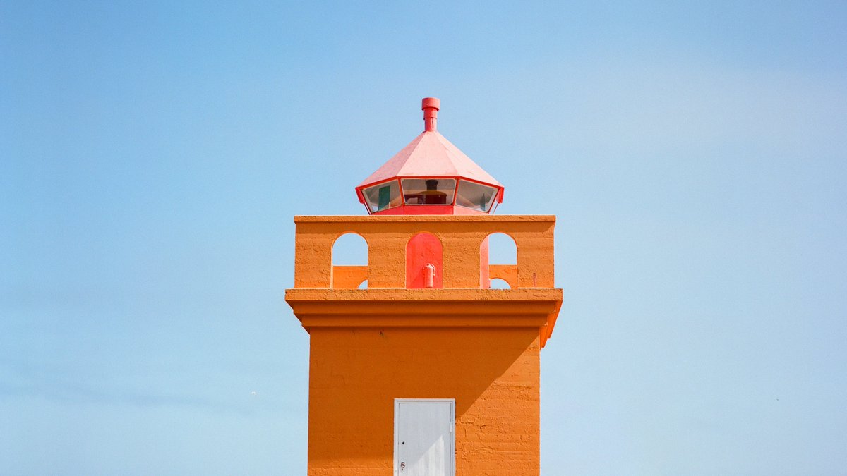 kristophershinn's tweet photo. Lighthouses &amp; churches of Iceland https://t.co/17IWCcLT5O