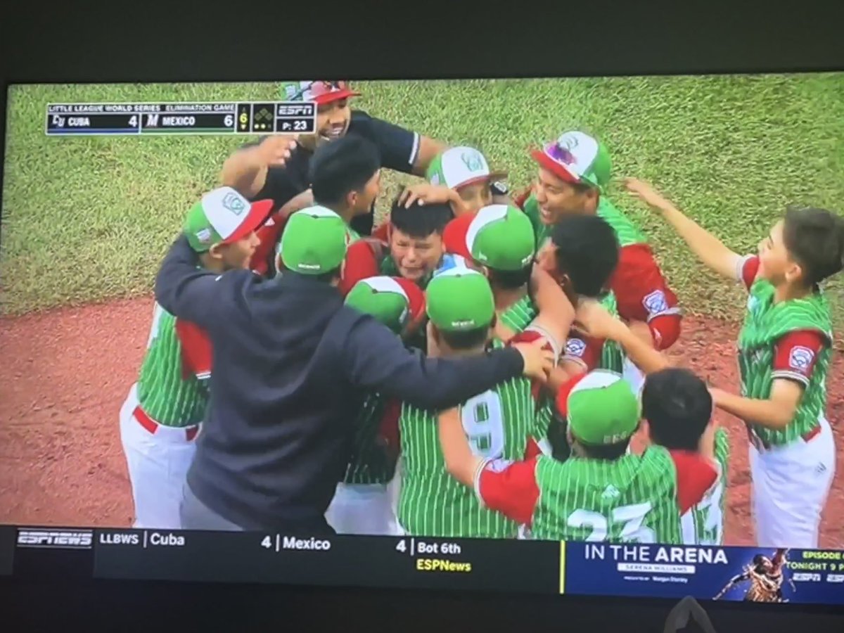BeibiRuth's tweet photo. Que juegazo el de #LLWS entre México y Cuba. 
El equipo de Matamoros perdía 4-1 en la sexta baja y con dos HR deja en el terreno al equipo cubano para avanzar y jugar mañana contra Venezuela. https://t.co/D6PvrsYPEC