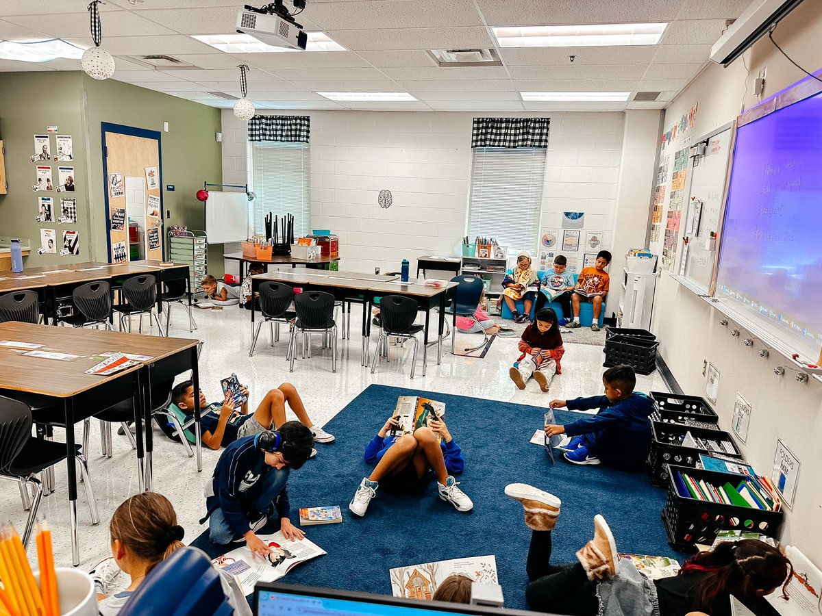 mrsjohnston0117's tweet image. These kiddos are rocking their first two days of third grade! Pictured crushing  team building exercises, meeting stamina goals, and practicing being good mathematicians!! @NISDFranklinES @NISD #ThirdistheWord #KFEProud