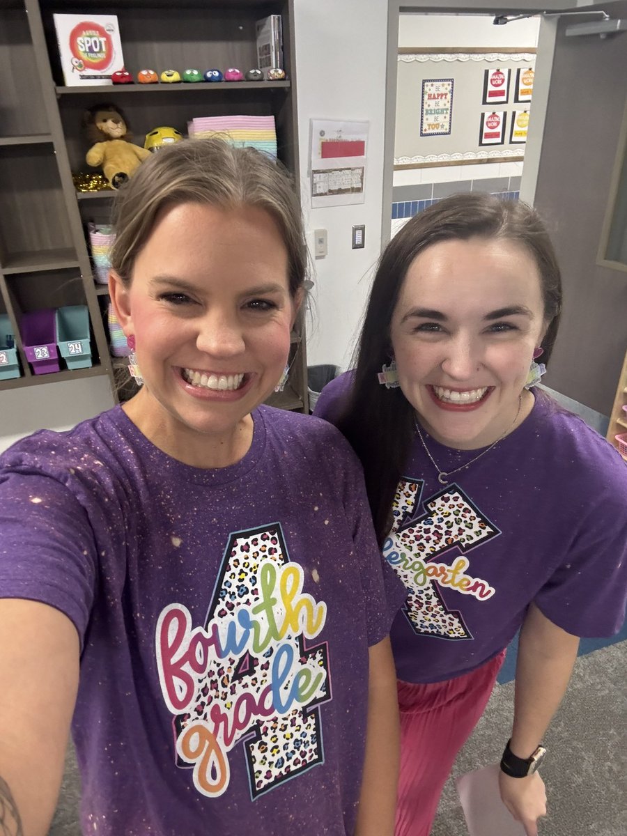 mrs_wolverton's tweet photo. Lumberjacks make great friends 💜 #SFA #SFASU #ProsperProud #SFALumberjacks #lumberjacks #teacherlife #ChristieNation https://t.co/ztUSzNqFLe