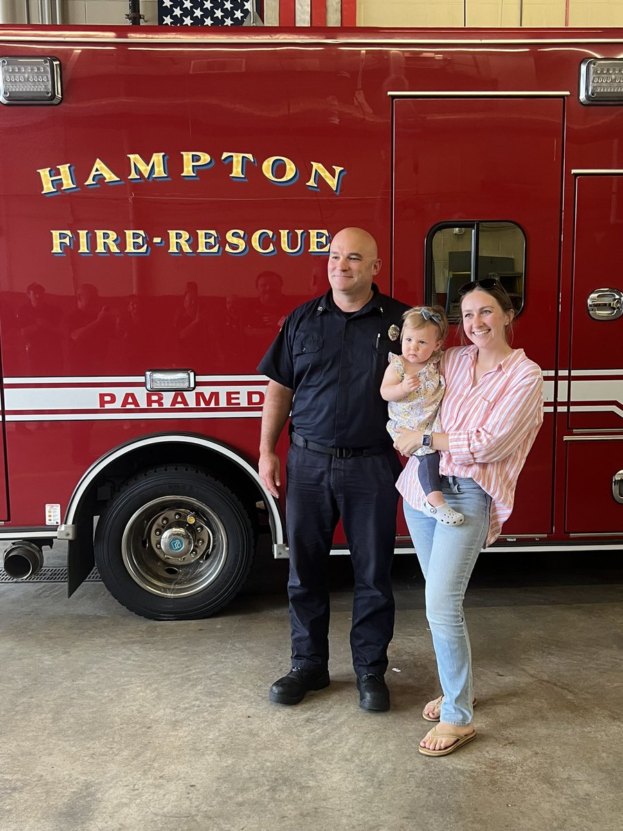 We are pleased to welcome our new probationary firefighter Dan Chapman, who joins us from York, Maine Fire. He will be assigned to Group 3, where he will undergo extensive training and learning throughout his 1st year. 

#hamptonfire #hamptonnh #firefighter