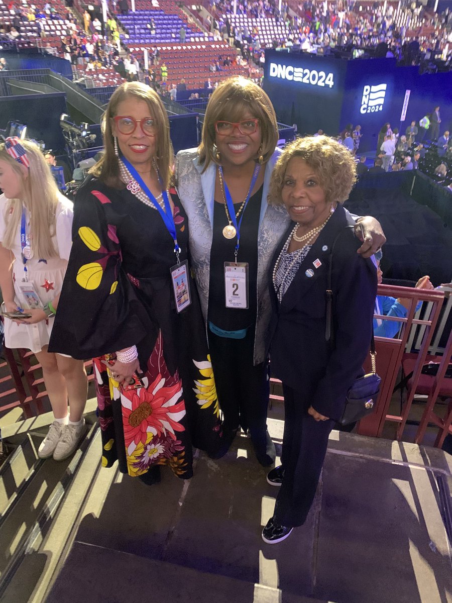 ambassadorsujay's tweet photo. Day #2 at the DNC with two of Arkansas’ leaders and friends: Soror Jannie Cotton and Forner Mayor Lottie Shackelford https://t.co/jVFHvKhJsM