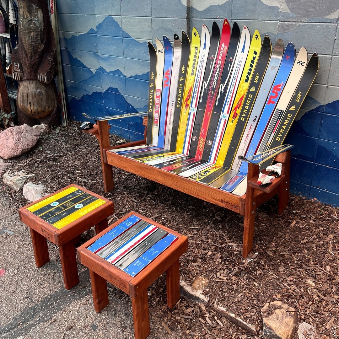 COSkiChairs's tweet image. Sentimental bench and tables made for our customer who brought in their collection of skis.  #sentimental #custom #handcrafted #madeincolorado #skis #upcycled #repurpose instagr.am/p/C-6TEonMph3/