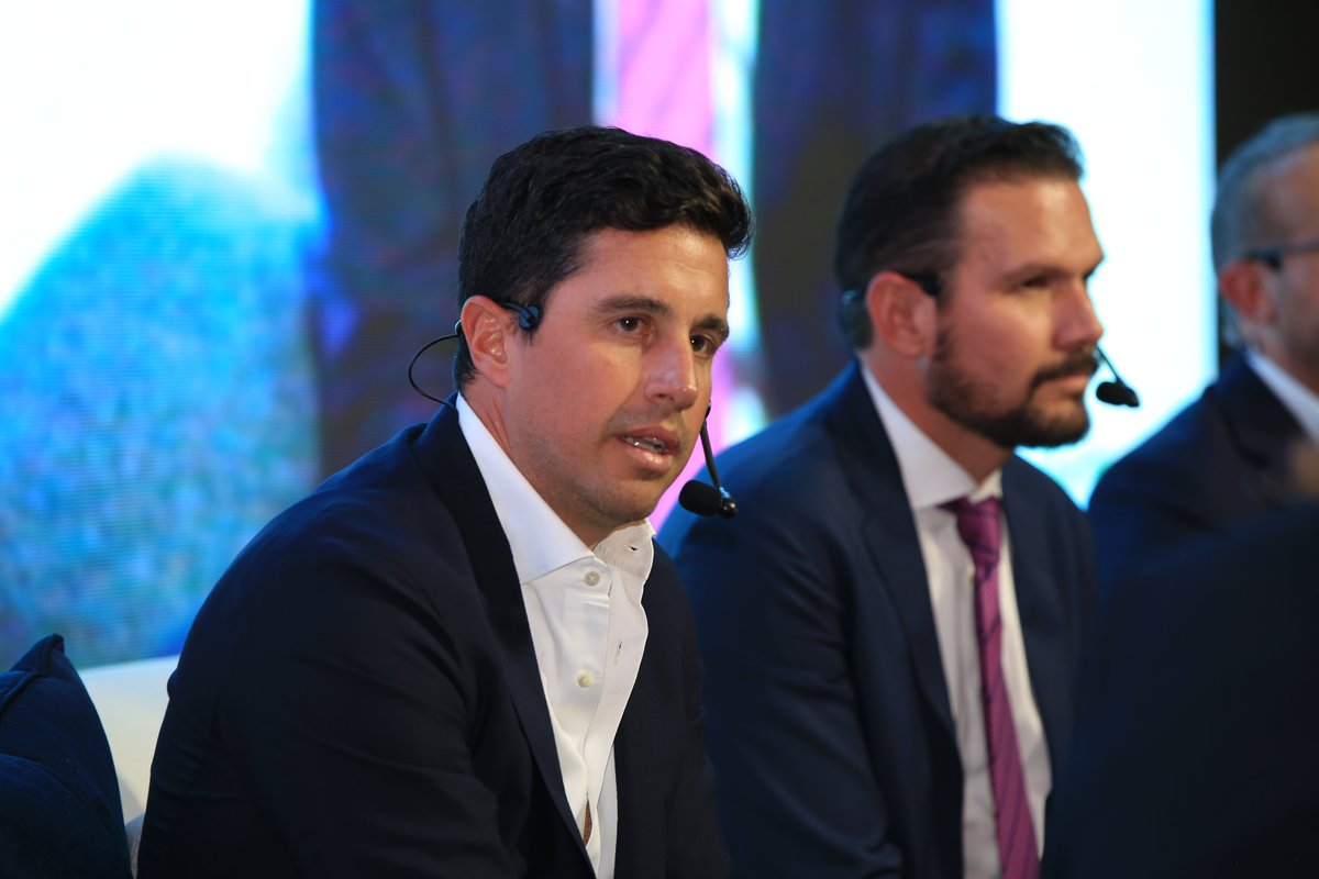 forbesecuador's tweet photo. #SummitCEO 🇪🇨🌎| Guillermo Lasso Alcívar, Presidente Ejecutivo de @BancoGuayaquil: “Esta adaptación es fundamental para que los futuros líderes puedan hacer su trabajo de manera correcta”. https://t.co/zsjZdz7YJ7