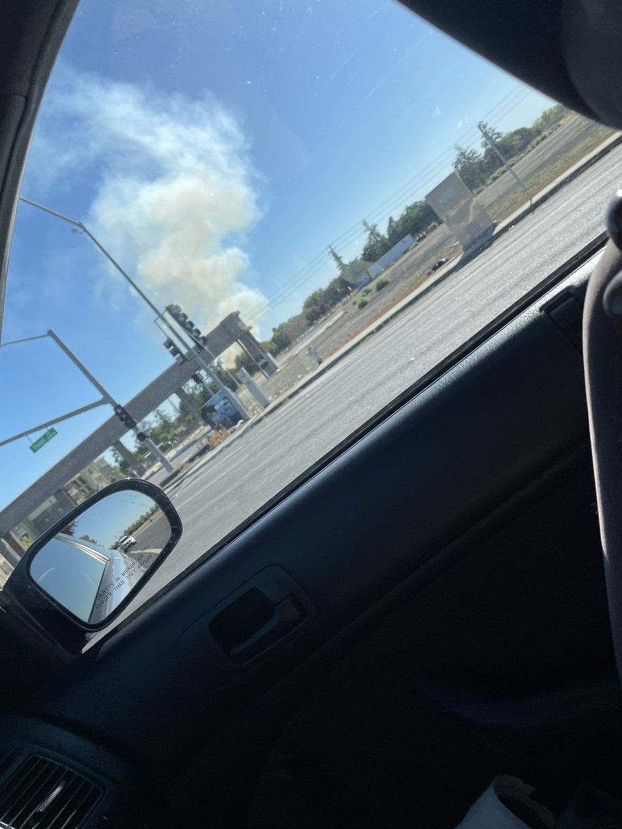 MissLoNicole77's tweet photo. @kcranews fire seen from Truxel and Arena https://t.co/fhGuwceZ5z