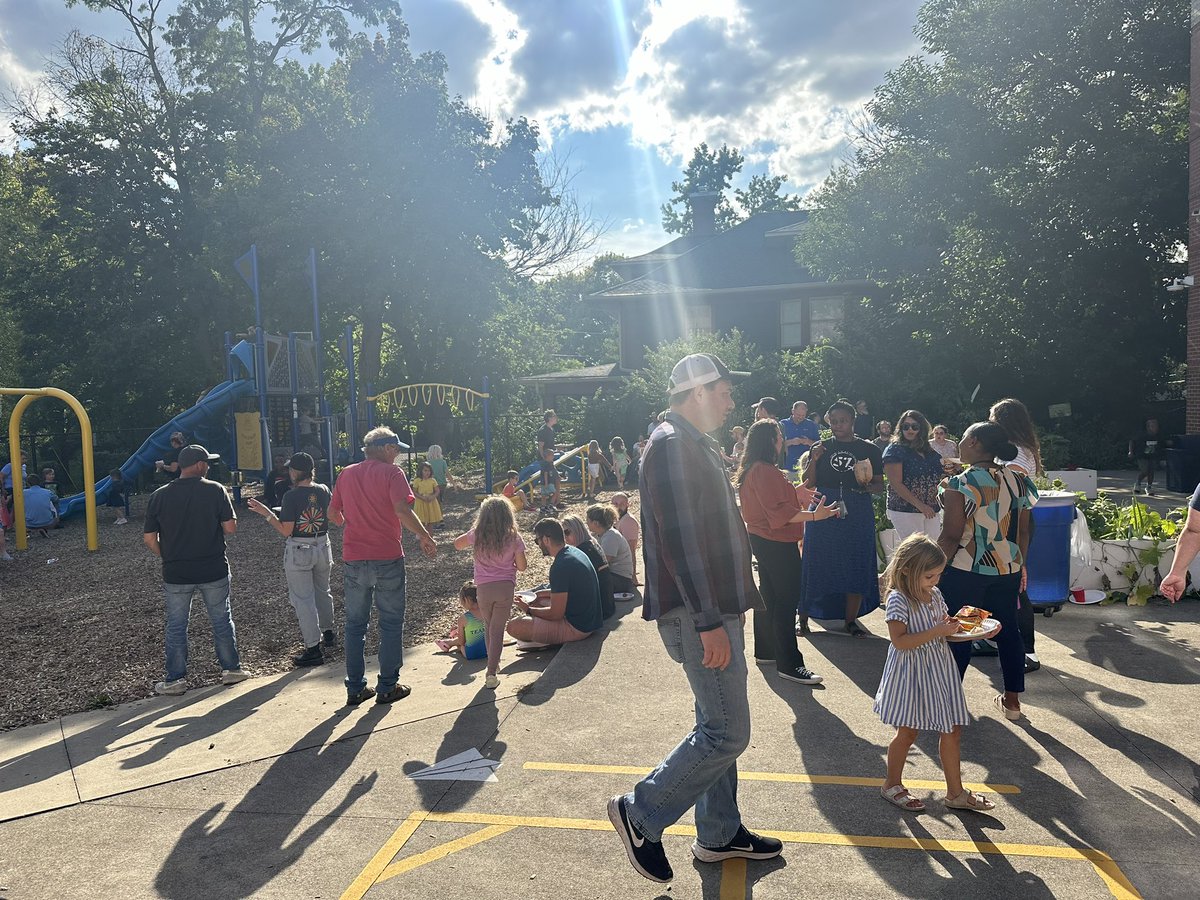 Successful State of the School &amp; Back to School Picnic tonight at <a href="/GWJulian57/">George W. Julian School 57</a> <a href="/CamilleHaley90/">Camille Haley</a> <a href="/brynn_kardash/">Brynn Kardash</a> <a href="/AleesiaLJohnson/">Dr. Aleesia Johnson</a>