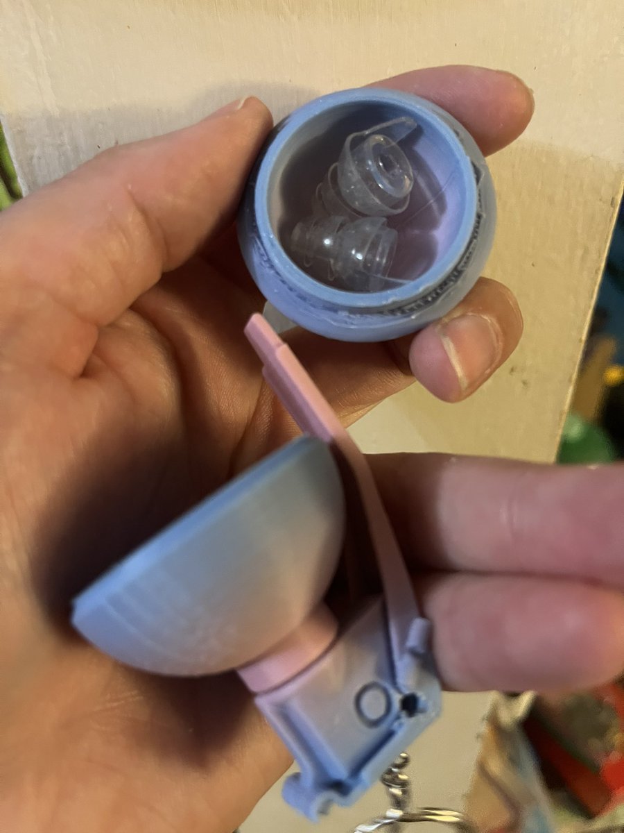 nomzombiebacon's tweet photo. Printed myself a very cute container to hold my ear pro in since I keep forgetting it when I go to concerts. https://t.co/ZvORlG0URx