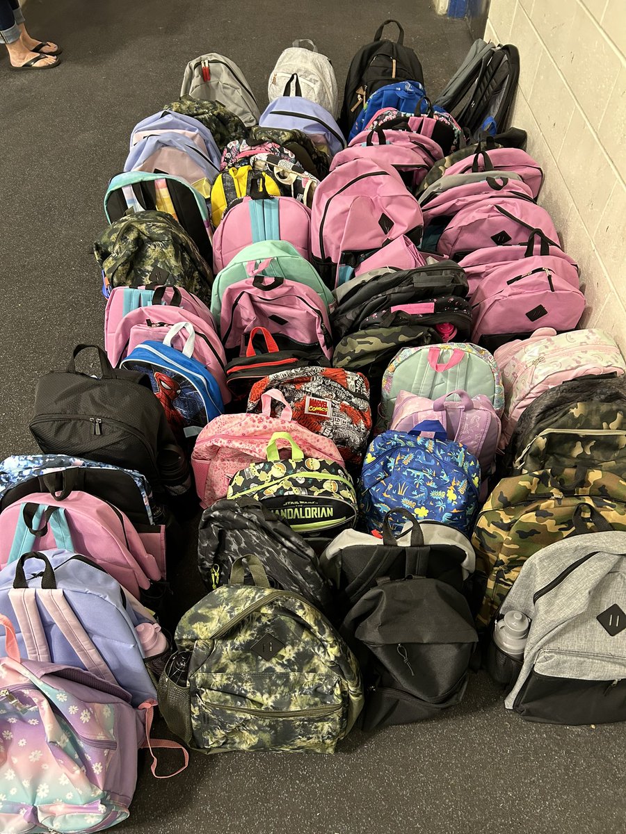 WlooRavensU22AA's tweet image. There is no better way to start a season than by supporting our community with the #backpackchallenge. It is incredibly important to our program to recognize and promote community organizations.
