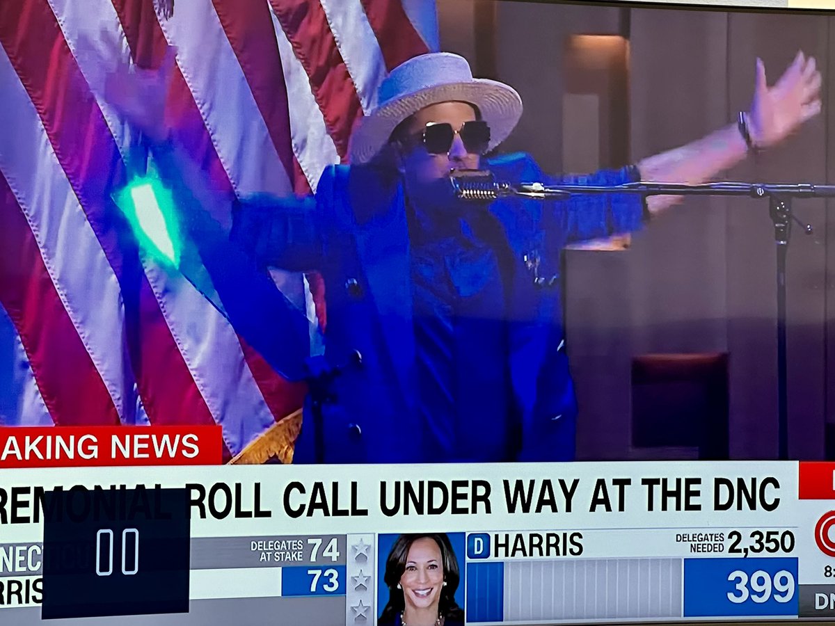 Patrick63764346's tweet photo. I’m digging DJ Cassidy.  Why hasn’t someone thought of this before?🤔 https://t.co/eYO3WBfmFV