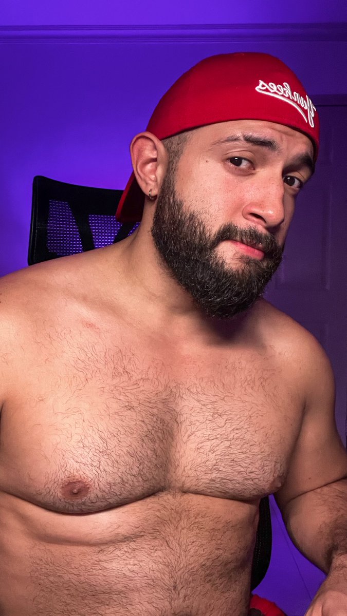 Whats up? 🤙🏼😛

#Barbudo #hairyman #Panameño #Latino #Hairychest 
 #GayBear #GayCub #LatinBear