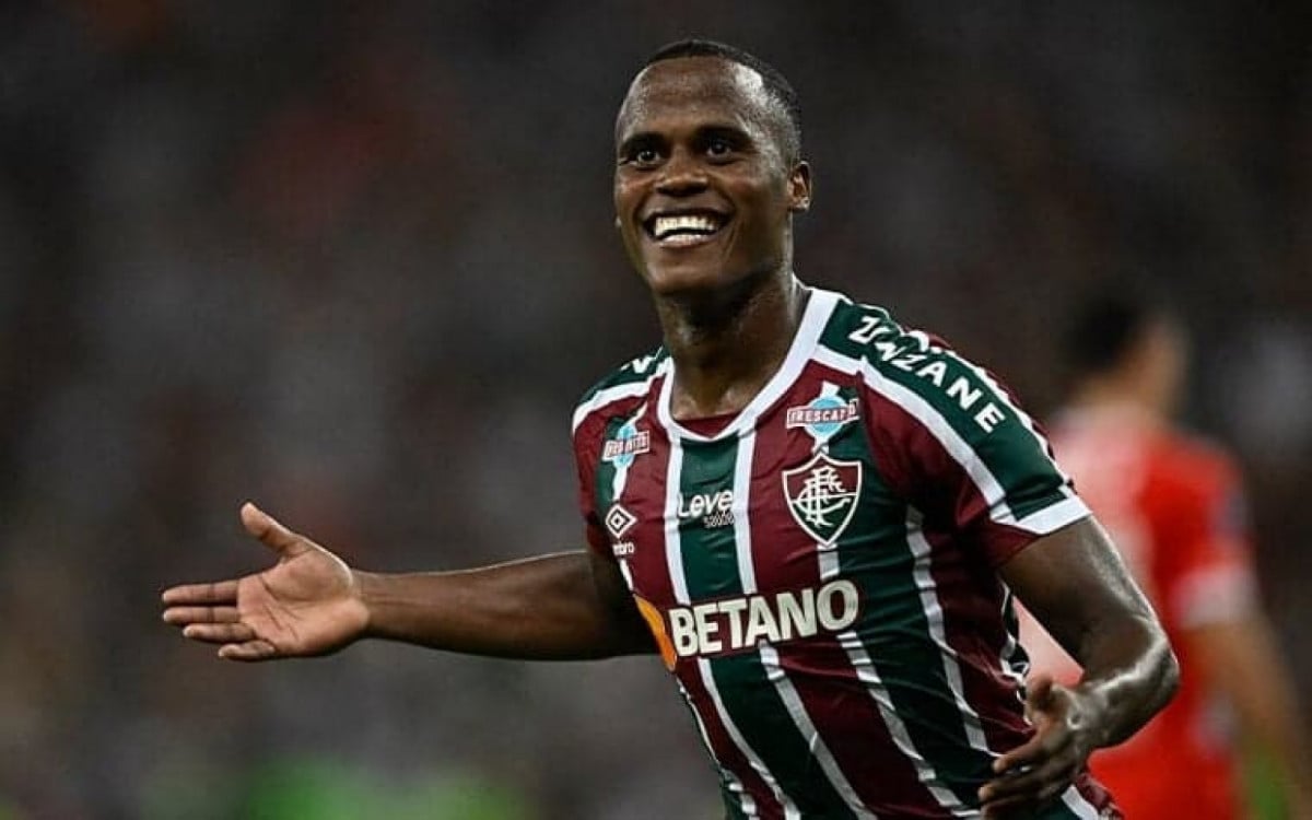 damattamusic's tweet photo. @FluminenseFC @oflumedomina FAÇA O QUE FOR POSSÍVEL PARA ESTE HOMEM NUNCA MAIS SAIR DE LARANJEIRAS!!! https://t.co/gIzdDOu6BT