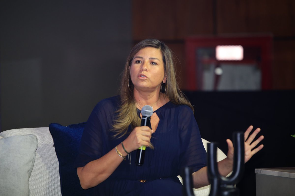 forbesecuador's tweet photo. #SummitCeo | Mónica Fistrovic, CEO de @LATAM_ECU, expresa que “estamos en una posición de privilegio como líderes, tuvimos muchos privilegios, somos profesionales privilegiados, pero gracias a la perseverancia estamos aquí”. https://t.co/yqzWvTHYkJ