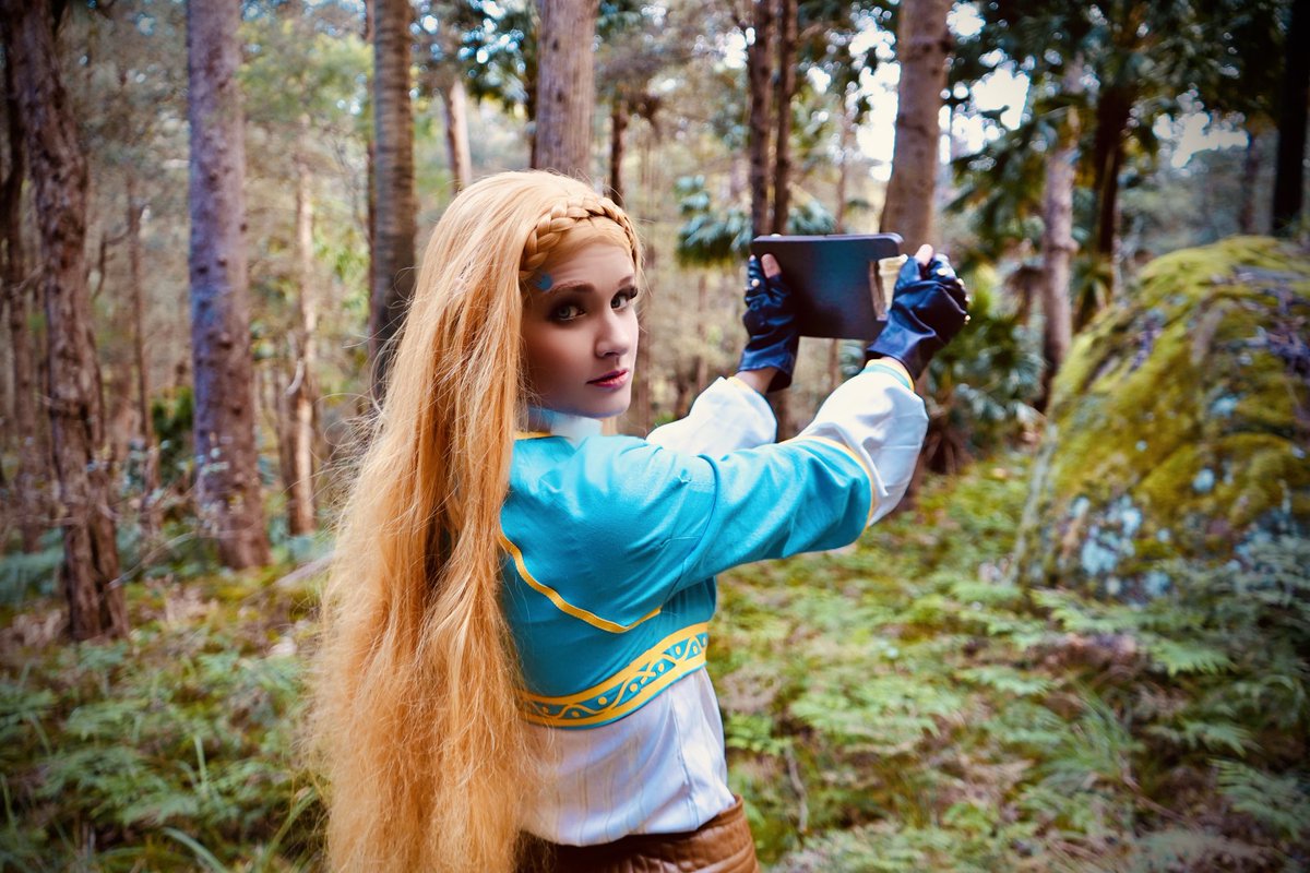 teegstah's tweet photo. “Courage need not be remembered, for it is never forgotten.”
I had so much fun exploring the forest with @_SillySamurai
I hope you enjoy my Zelda #breathofthewild #cosplay 🥹🩵💚💛
#zelda #zeldacosplayer https://t.co/vj3jGoQpm9