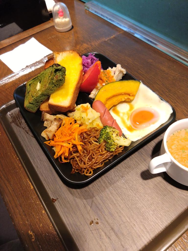 おはようございます☁☀
この所　毎日が忙しく

有り難い話しですが

身体にガタが来て

病院🏥通い

何とか　体調は戻り

また朝の6時から

頑張って営業しております

是非　#モーニング　お待ちしております

#旗の台モーニング
#旗の台カフェ