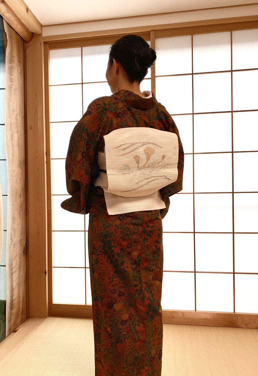 melodymsa's tweet photo. 着付け教室生徒さん

単の着物に柔らかな夏帯
お祖母様の着物だそうですが
サイズがピッタリ！！
似ていらっしゃるんですね💓

ご自身のご家族に想いを馳せる
素敵な着付け時間でした✨

#西三河着付け
#着物時間 https://t.co/b5lKskZmTT