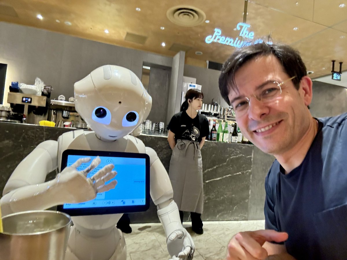 Greetings from Tokyo! The Pepper Parlor is a restaurant staffed by Pepper robots - cousins of the Nao robots that help us in our school outreach. Pepper and Nao are both made by SoftBank Robotics, so I had to visit! 😁👍