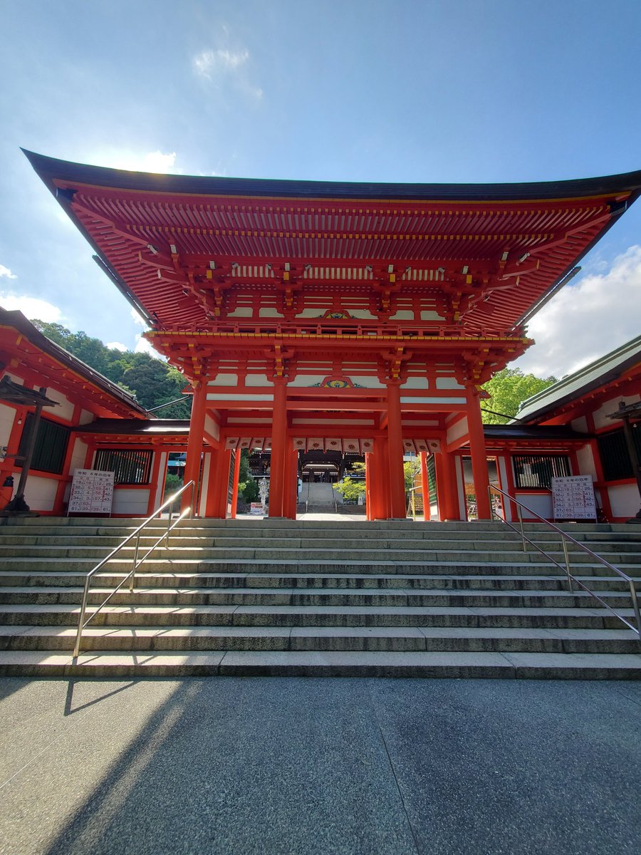 fenril_3's tweet photo. お盆休みの巡礼4
【ちはやふる】
近江神宮
近江歓学館
もうもう作中そのままで感動！
歓学館はちょうど学生の「かるた」大会をやってて漏れ聞こえる音も伴い最高でした！ https://t.co/5PS8LeTEny