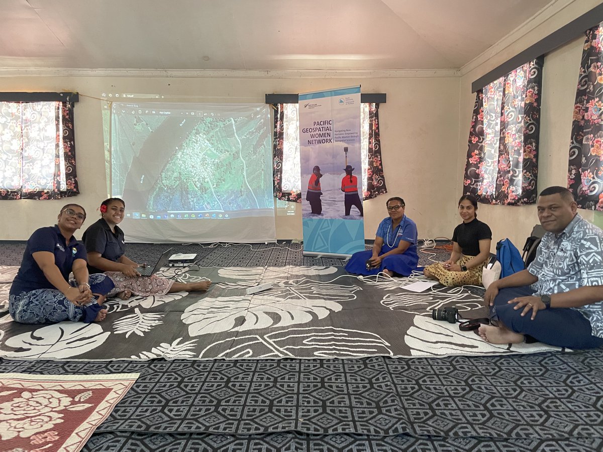 NMetherall's tweet image. Sharing research results including #landcover, #deforestation and #mining maps and posters with communities who helped build them in Votua Village in Ba, Fiji.
These posters and resources will be used by the village community for land use and #NaturalResourceManagement planning.