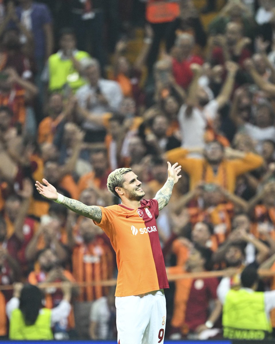 Galatasaray taraftarları bugün ondan çok şey bekliyor.

🦁 𝑴𝒂𝒖𝒓𝒐 𝑰𝒄𝒂𝒓𝒅𝒊