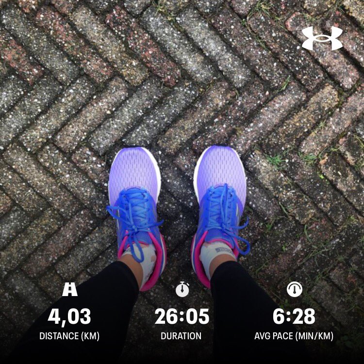 momatwork's tweet photo. Goodmorning new shoes #Runtweet https://t.co/3N5AuoTsVo