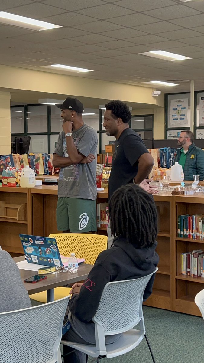 Neal Middle School (@dpsnealmiddle) on Twitter photo Thank you <a href="/TonyWarrenJr/">TJ Warren</a> (Neal MS Alum) for providing lunch & classroom supplies for our teachers! Mr. Warren plays in the <a href="/NBA/">NBA</a> for the <a href="/Timberwolves/">Minnesota Timberwolves</a> Thank you for supporting our teachers #ittakesavillage #NealorNothing <a href="/MrTCovington/">Terrence Covington</a> <a href="/tawandahedgspe2/">Tawanda Hedgspeth Ed.S</a> <a href="/ne1smilez/">Nicole Coley Edwards</a> <a href="/cwbarringer/">Corey W. Barringer</a> Thank you <a href="/TonyWarrenJr/">TJ Warren</a> (Neal MS Alum) for providing lunch & classroom supplies for our teachers! Mr. Warren plays in the <a href="/NBA/">NBA</a> for the <a href="/Timberwolves/">Minnesota Timberwolves</a> Thank you for supporting our teachers #ittakesavillage #NealorNothing <a href="/MrTCovington/">Terrence Covington</a> <a href="/tawandahedgspe2/">Tawanda Hedgspeth Ed.S</a> <a href="/ne1smilez/">Nicole Coley Edwards</a> <a href="/cwbarringer/">Corey W. Barringer</a>