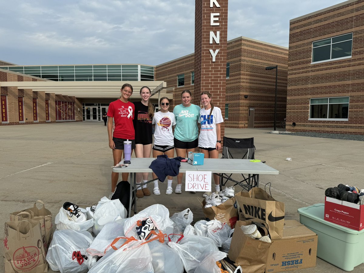 Hawkettehoops's tweet image. Another successful shoe drive ✅ Thank you to those of you who donated!