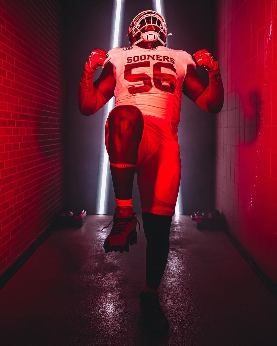 OUCrystalBall's tweet image. New #Sooners Rivals 🏈 FutureCast

⭐⭐⭐⭐⭐ 2025 OT Michael Fasusi
📏 6’6” / 284
🏫 Lewisville HS (Lewisville, TX)
✍️ By Sam Spiegelman 
🎤⬇️ National Recruiting Analyst

Profile: n.rivals.com/content/athlet…

#XXV