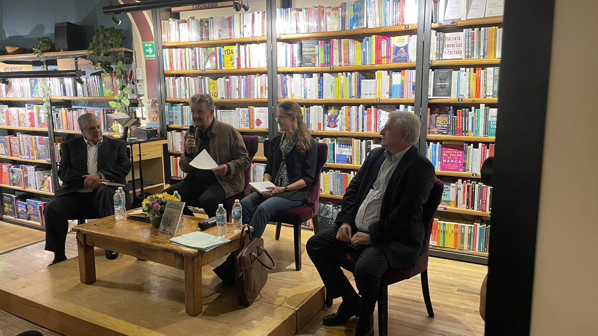 <a href="/El_Pendulo/">El Péndulo</a> presenta el libro "Creando una cultura consciente alrededor del bosque" de Pablo Francis. 
Con la participación de Daniela Esponda, Mauricio Reynoso y el autor.