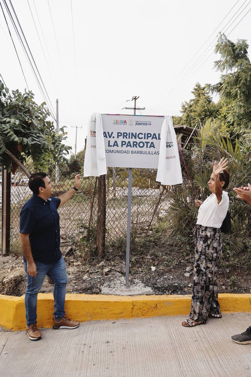 jorgexsa's tweet photo. Nuestro programa #ManoconMano continúa realizando grandes acciones en coordinación con la ciudadanía, permitiendo mejorar el rostro de las comunidades como en Barbulillas, donde hoy inauguramos la construcción de la avenida principal La Parota.

#TrabajaremosHastaElÚltimoDía https://t.co/R7yraYdwQd