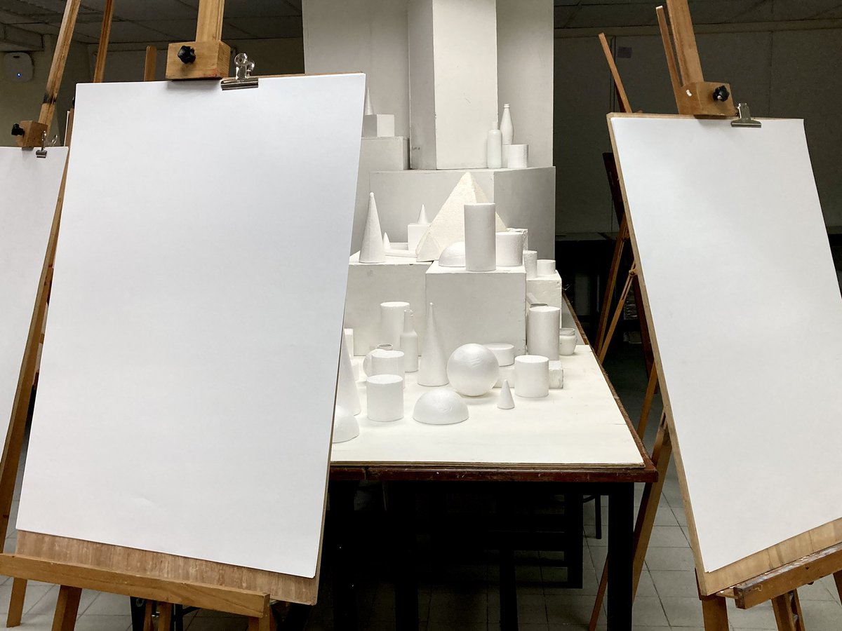 Art_Gis's tweet image. Ready for our new year12 to exercise their rusty drawing fingers after the summer break #observationaldrawing #geometricshape #stilllife #arted
#highschoolart #newbeginnings #WeAreGIS