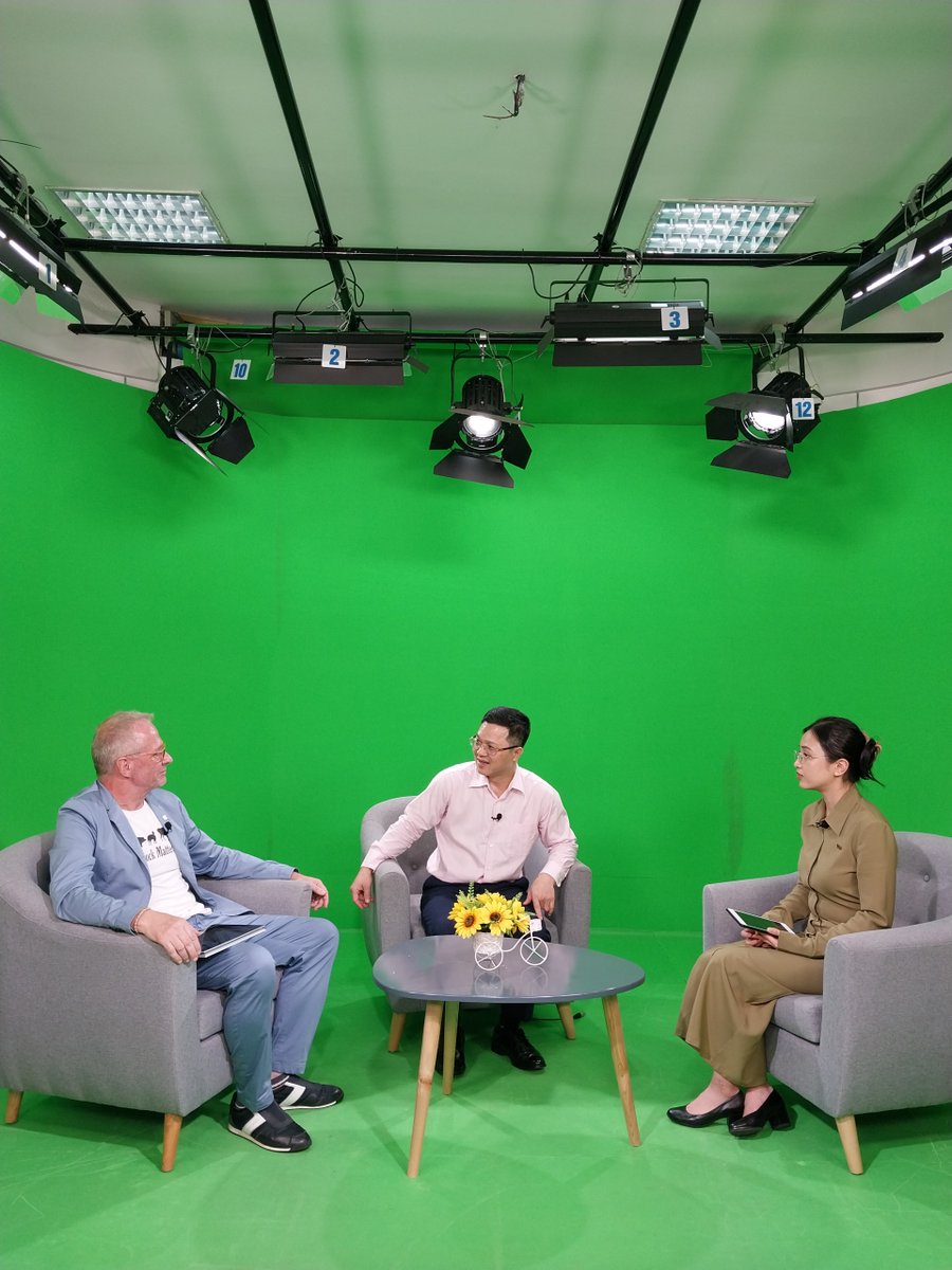 chinguyencomms's tweet photo. 🚨 AFRICAN SWINE FEVER TALK SHOW
🎙️Join Nguyen Van Long, Director General of Vietnam Department of Animal Health, and Fred Unger, @ILRI Asia representative, for #ASF insight
💡Key takeaway: Strengthening biosecurity is crucial to stop ASF spread in Vietnam
https://t.co/w8EHMXTD8Y https://t.co/aSFvj2lixm