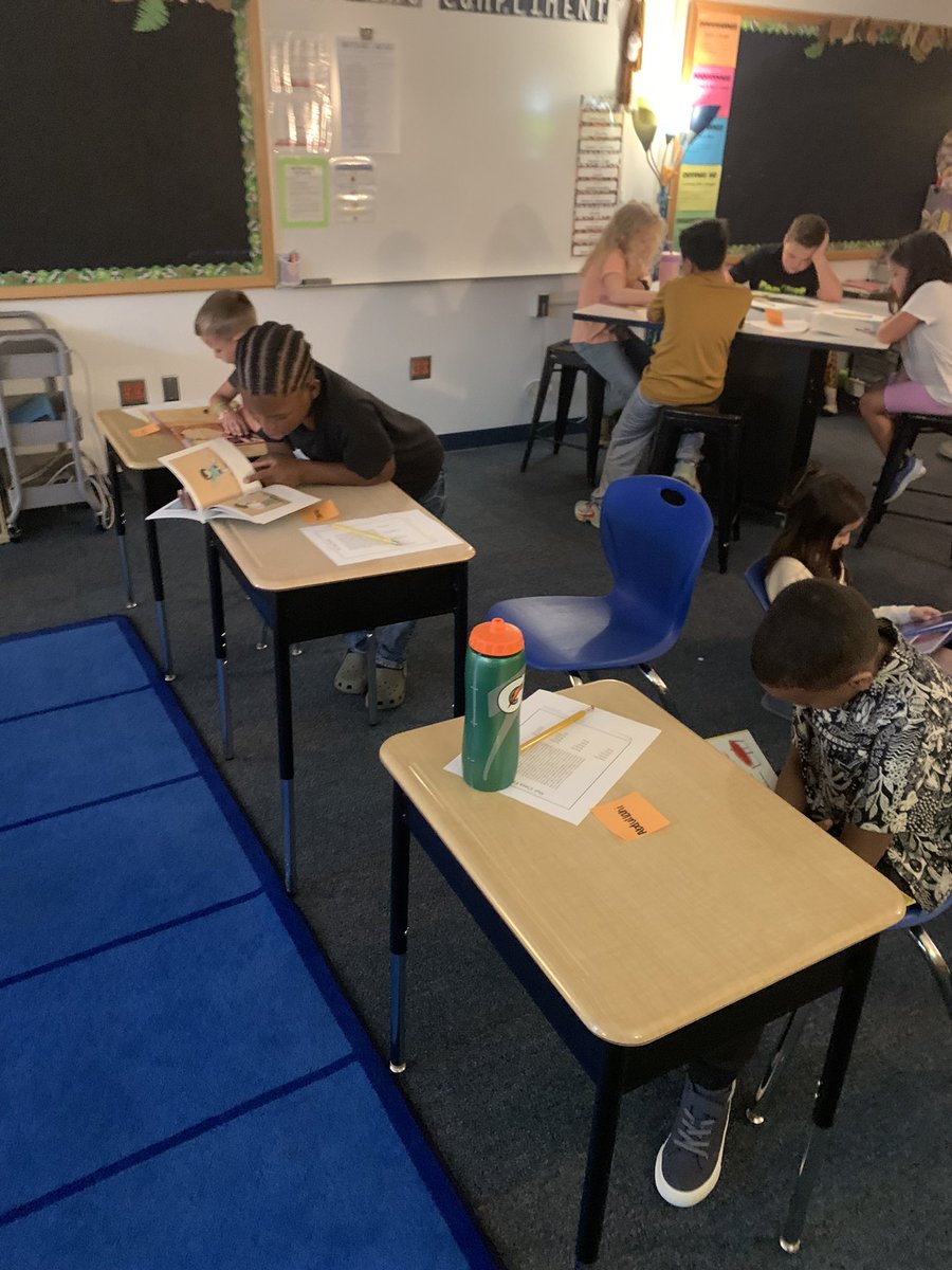 MrsZamora_ctes's tweet photo. #NKC1stDay was a success for these @ChouteauSchool 3rd graders!!!! Looking forward to a wonderful year together! @NKCSchools #learningwithdragons https://t.co/eqVYANI89X