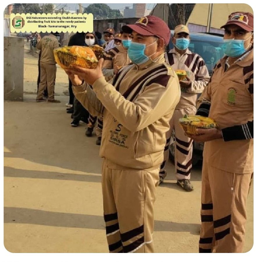 Simran_B04's tweet photo. ਆਮ ਆਦਮੀ ਆਪਣੇ ਰੋਜ਼ਾਨਾ ਦੇ ਖ਼ਰਚੇ ਉੱਠਾ ਨੀ ਪਾਉਂਦਾ ਹੈ ਤੇ ਹਸਪਤਾਲਾਂ ਦਾ ਕਿਵੇਂ ਉੱਠਾ ਲਵੇਗਾ?
   ਉਨ੍ਹਾਂ ਦੀ ਆਰਥਿਕ ਮੱਦਦ ਲਈ Ram Rahim ਦੁਆਰਾ 
#शुभ_कामना ਮੁਹਿੰਮ ਚਲਾਈ ਗਈ ਹੈ ਜਿਸਦੇ ਤਹਿਤ DSS ਸੇਵਾਦਾਰ ਉਨ੍ਹਾਂ ਲਈ ਮੁਫ਼ਤ ਇਲਾਜ਼, ਦਵਾਈਆਂ ਤੇ ਫ਼ਲ ਮੁੱਹਈਆ ਕਰਵਾਂਦੇ ਹਨ। https://t.co/Xgqaq6fe4s