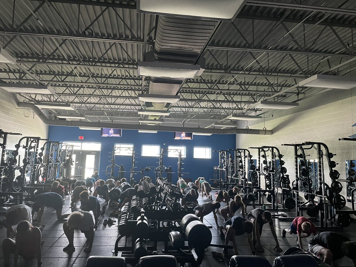 ONWCrossCountry's tweet photo. Let’s go - It’s cross season! Ending day 2 with some yoga. #RavenRunners #balancedrunner https://t.co/pxRnrEh0PI