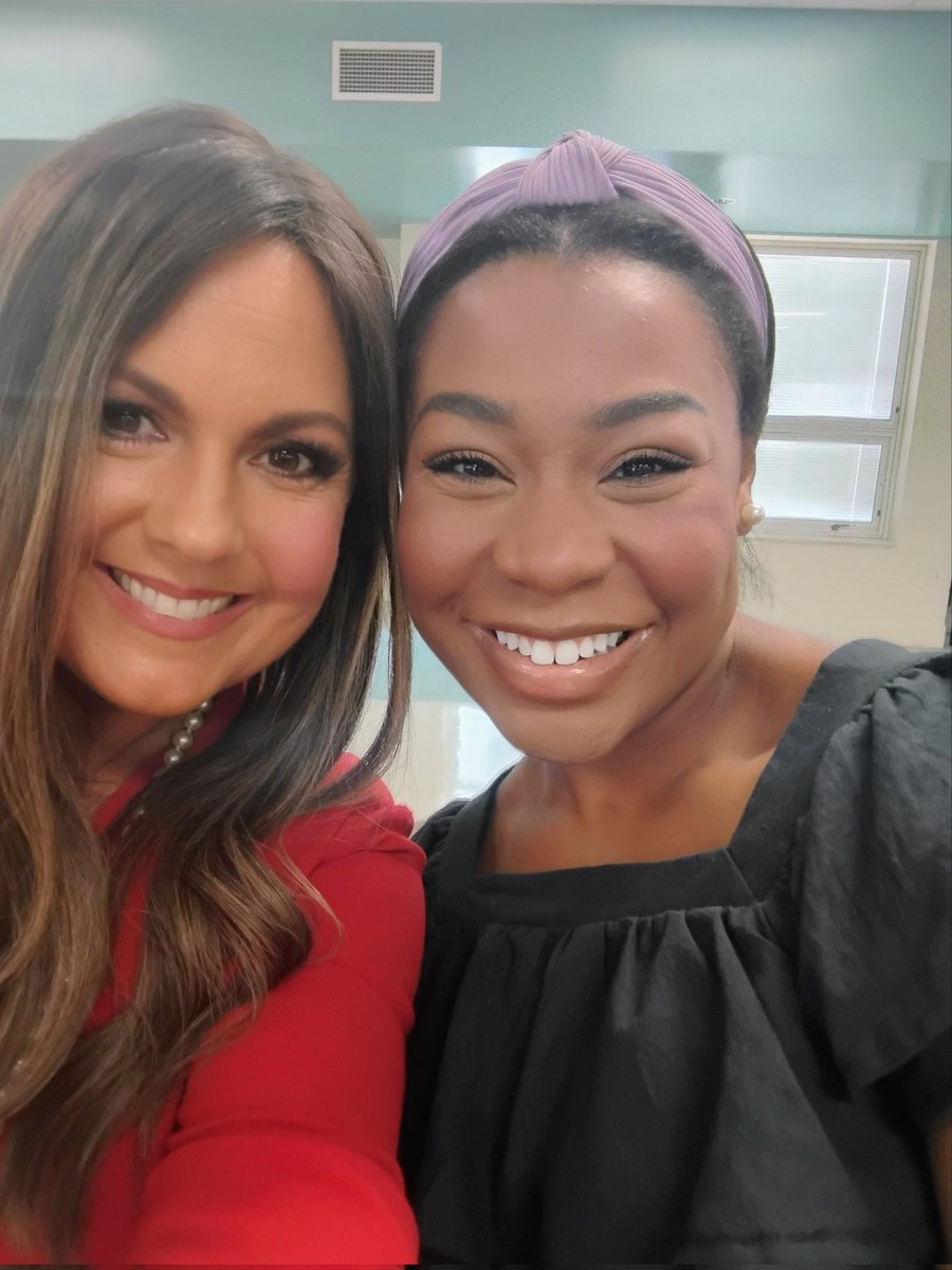 DillardLayne's tweet image. This just never gets old...being invited by my Alma Mater, @north_alabama  to spend the whole day training student teachers that start their AMAZING journey on Monday! These jobs are not easy, but our kids are absolutely worth it! Thank you for being teachers!  #WhatYouDoMatters