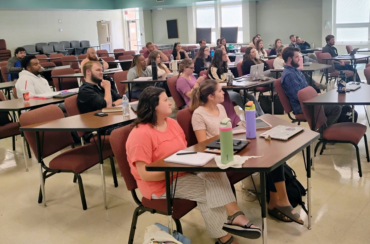 DillardLayne's tweet image. This just never gets old...being invited by my Alma Mater, @north_alabama  to spend the whole day training student teachers that start their AMAZING journey on Monday! These jobs are not easy, but our kids are absolutely worth it! Thank you for being teachers!  #WhatYouDoMatters