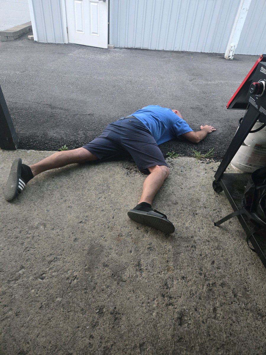 Red03960277's tweet image. C’mon now..ya gotta get up to get down!! #Shufflemonster @Kidtastrophy @MrKennyKidd @McnaughtonScot @Sweetsoulsiste1 @MikeInChardon55 @MrsJamieKidd @rjarz23 @Laribus77 @BOBinBroadview @HollywoodTitan @TylerLoggedin 
@AjJarzembak @RMASIE 
Y’all know What’s What!!