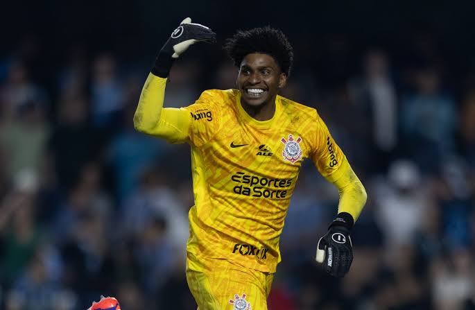 ┏┓
┃┃╱╲  AQUI
┃╱╱╲╲  NESTA CASA
╱╱╭╮╲╲  EU E A MINHA
▔▏┗┛▕▔  FAMÍLIA
╱▔▔▔▔▔▔▔▔▔▔╲ AMAMOS
╱╱┏┳┓╭╮┏┳┓╲╲  
▔▏┗┻┛┃┃┗┻┛▕▔ 
O HUGO SOUZA
Vai, Corinthians!!!