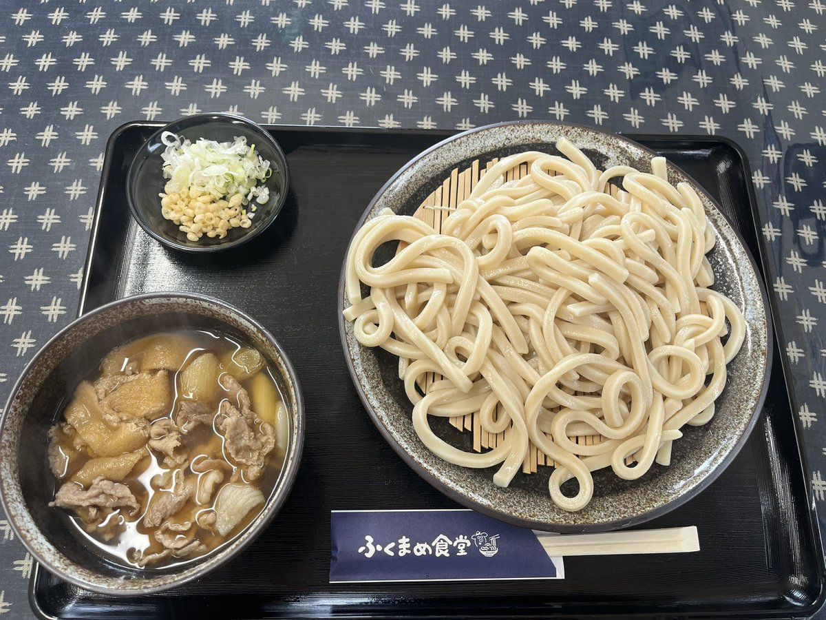 東金市にある「ふくまめ食堂」
1番人気の武蔵野肉汁うどん。
肉汁が濃くて美味しいかった👍