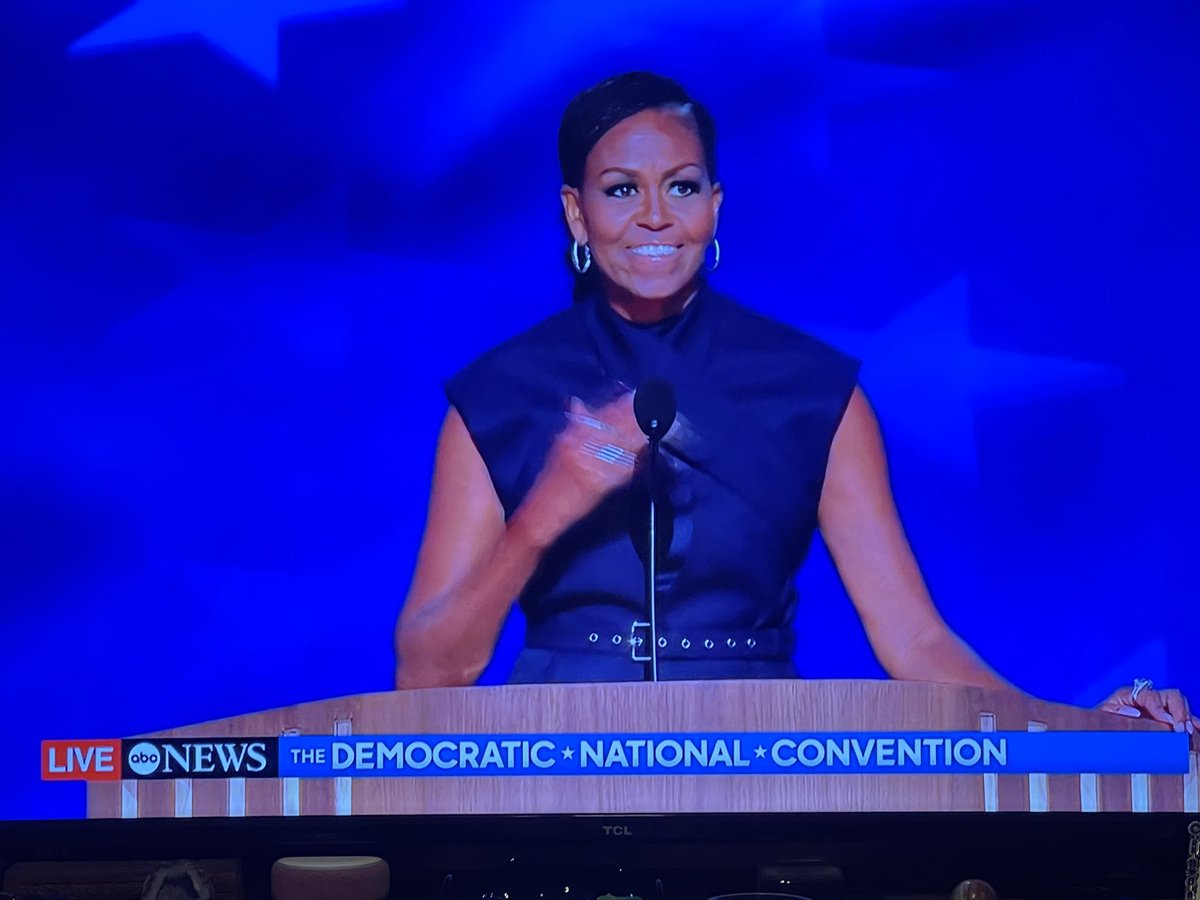 lovelyspowell's tweet photo. 👑👑👑 #MichelleObama has arrived.
“America, hope is making a comeback.”
#hopeismakingacomeback https://t.co/rsNg2JZjvu