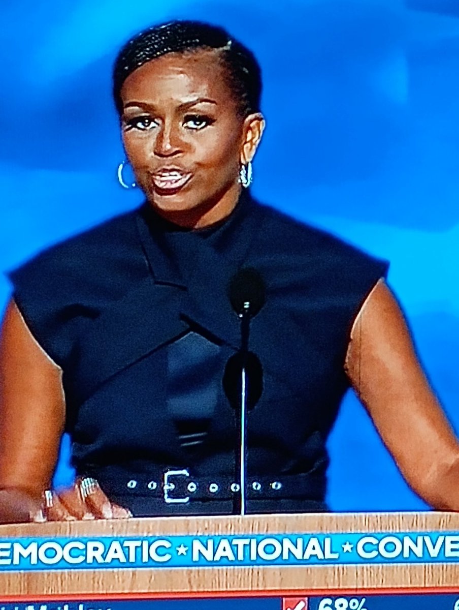 mrroy_e's tweet image. I'm trying to enjoy this live moment, and I was given this phone call by an iPhone user, to put my Google search on this blouse that she is wearing, and hopefully find out who it is by and where it can be purchased. You can't hang up on a text. So here goes