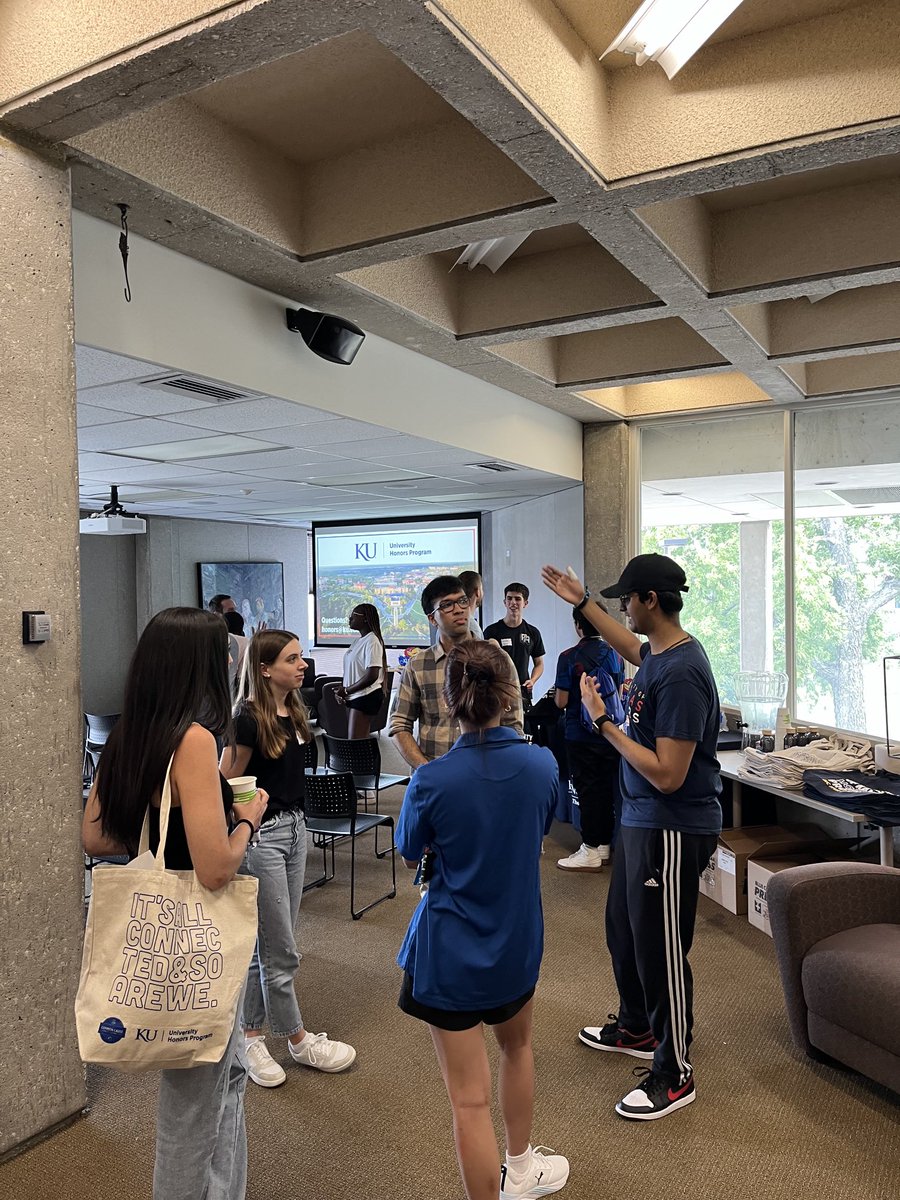 Sarah CrawfordParker tweet media