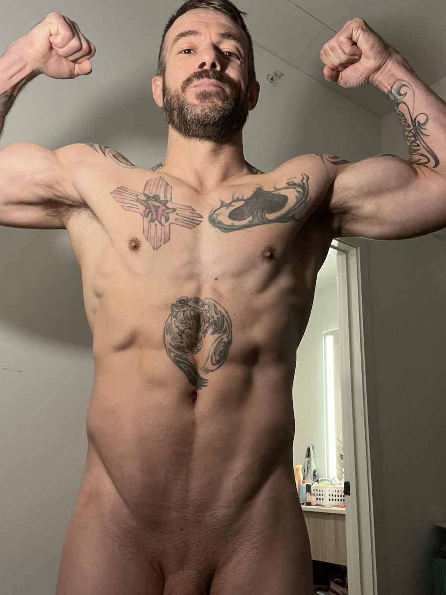 SimonLee347's tweet photo. I need 250 people to reach my goal on only fans. Go follow! It’s free https://t.co/HP64A9XLZc
