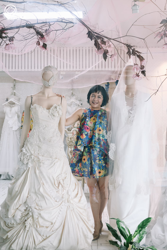 readthecloud's tweet image. ในคอลัมน์ #PageMaker คุยกับ กนิษฐ์-สาวิตรี เจ้าของช่อง Ganit Wedding ถึงเรื่องราวการทำช่อง Tik Tok เพื่อโละชุดแต่งงาน พร้อมเล่าเบื้องหลังการตัดชุด และไขสารพัดข้อสงสัยที่คนมีต่อชุดแต่งงาน #TheCloud  readthecloud.co/ganit-wedding-…