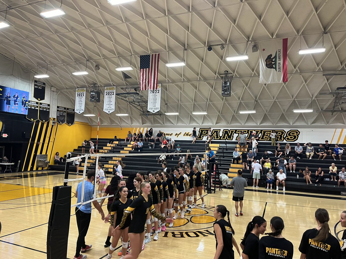 NPHSAthletic's tweet image. Panthers defeat the El Camino Real Royals 25-18, 25-11, 25-17 to start the season 3-0. #BlackCatAttack #PantherPride
