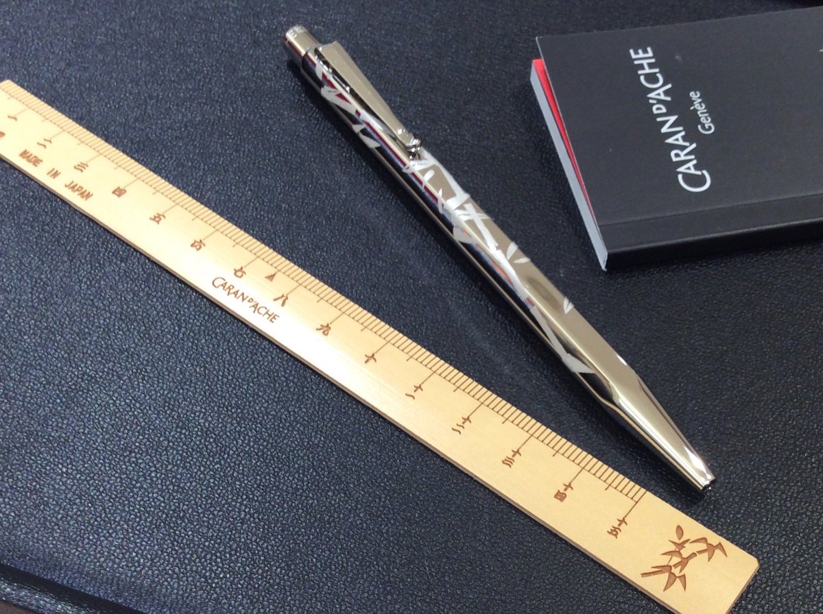 まっすぐ上に向かって伸びていく竹🎋 しなやかさや力強さがあり、縁起