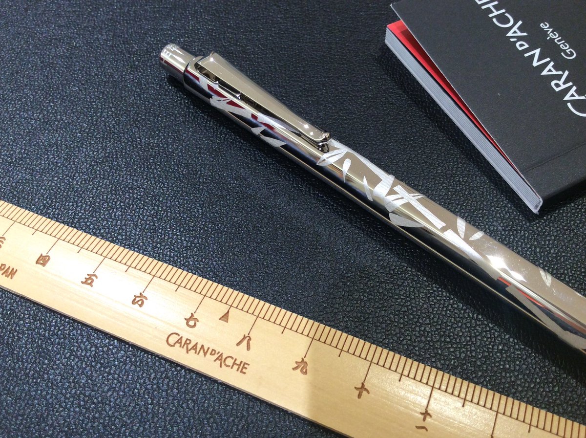 まっすぐ上に向かって伸びていく竹🎋 しなやかさや力強さがあり、縁起