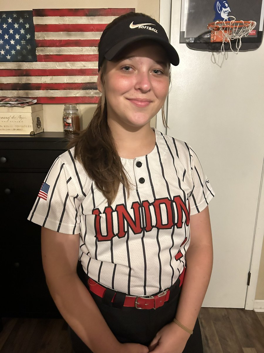 EviePoggas2028's tweet photo. Back to school with my bestie @rwingenbach2028 🥎&amp;🏐= Besties! 

I can’t wait to rep @UHSLadycats_SB for high school ball! Freshman year incoming! #Classof2028 #fastpitch #ipitch #2 https://t.co/K3m7qVmOxE