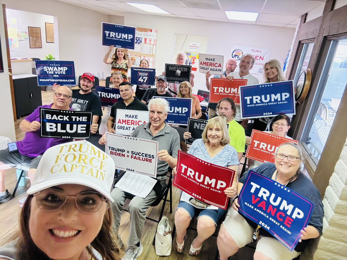 CampaMaIsela's tweet image. 1️⃣1️⃣ Equipped Trump Force 47 Captains deployed to Yuma County today 🏃🏻⏳ The room was full of energy to secure votes for Trump #TeamTrump #AzGOP